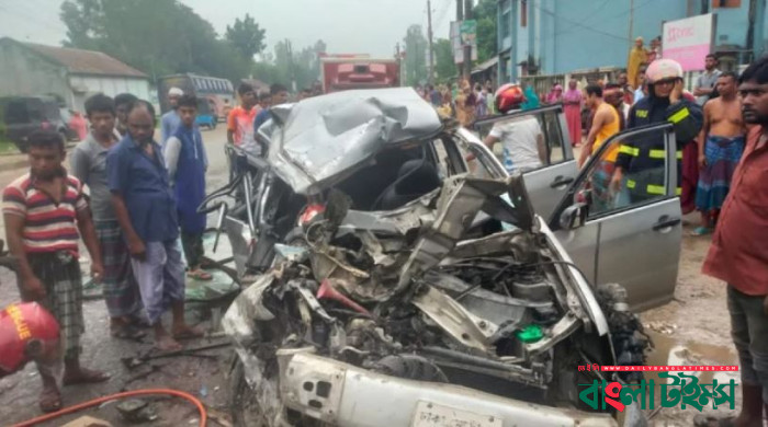 গাইবান্ধায় বাস-প্রাইভেটকারের সংঘর্ষে ২ জন নিহত